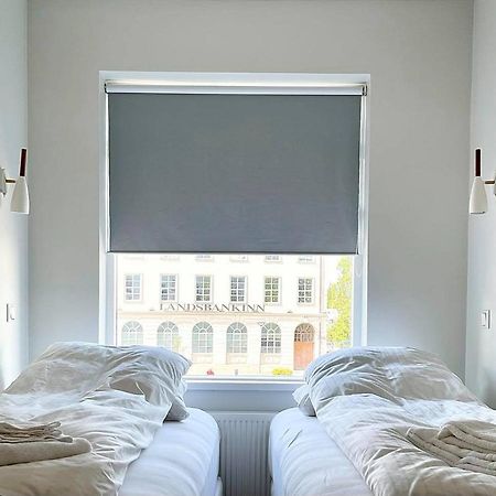 Day Dream Townhall Square Apartments Акурейри Екстериор снимка