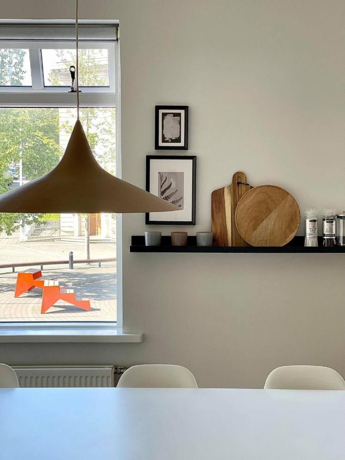 Day Dream Townhall Square Apartments Акурейри Екстериор снимка